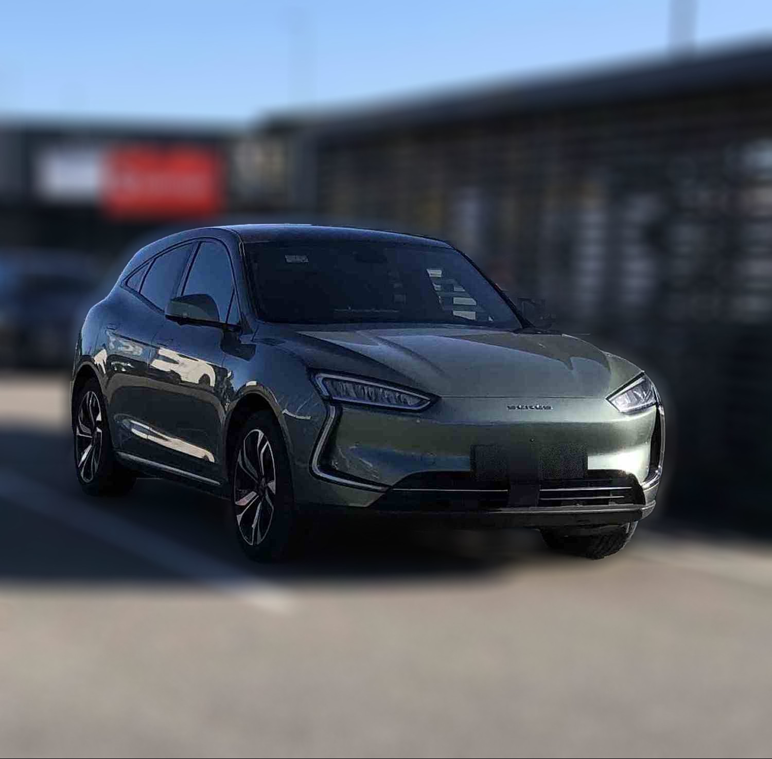 Seres 5 5-585hk,  AWD