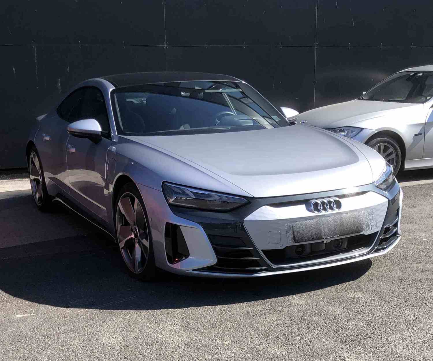 Audi E-tron GT quattro sølvfarge