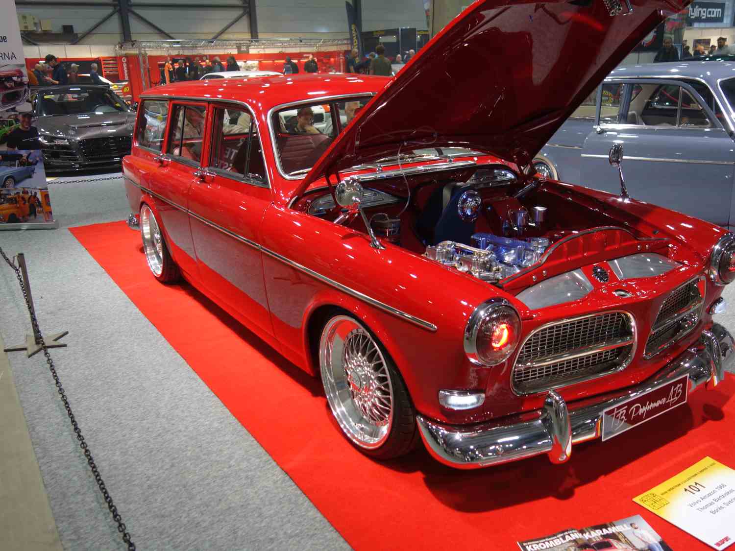 Volvo Amazon P220  herregårdsvogn B 18A, ombygd utstillingsell.