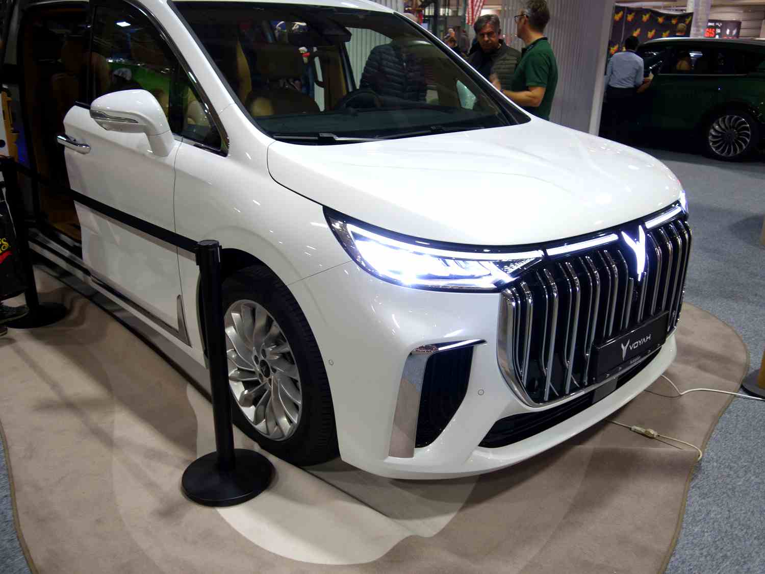 Voyah Dream Voyah dream MPV 82 kwh