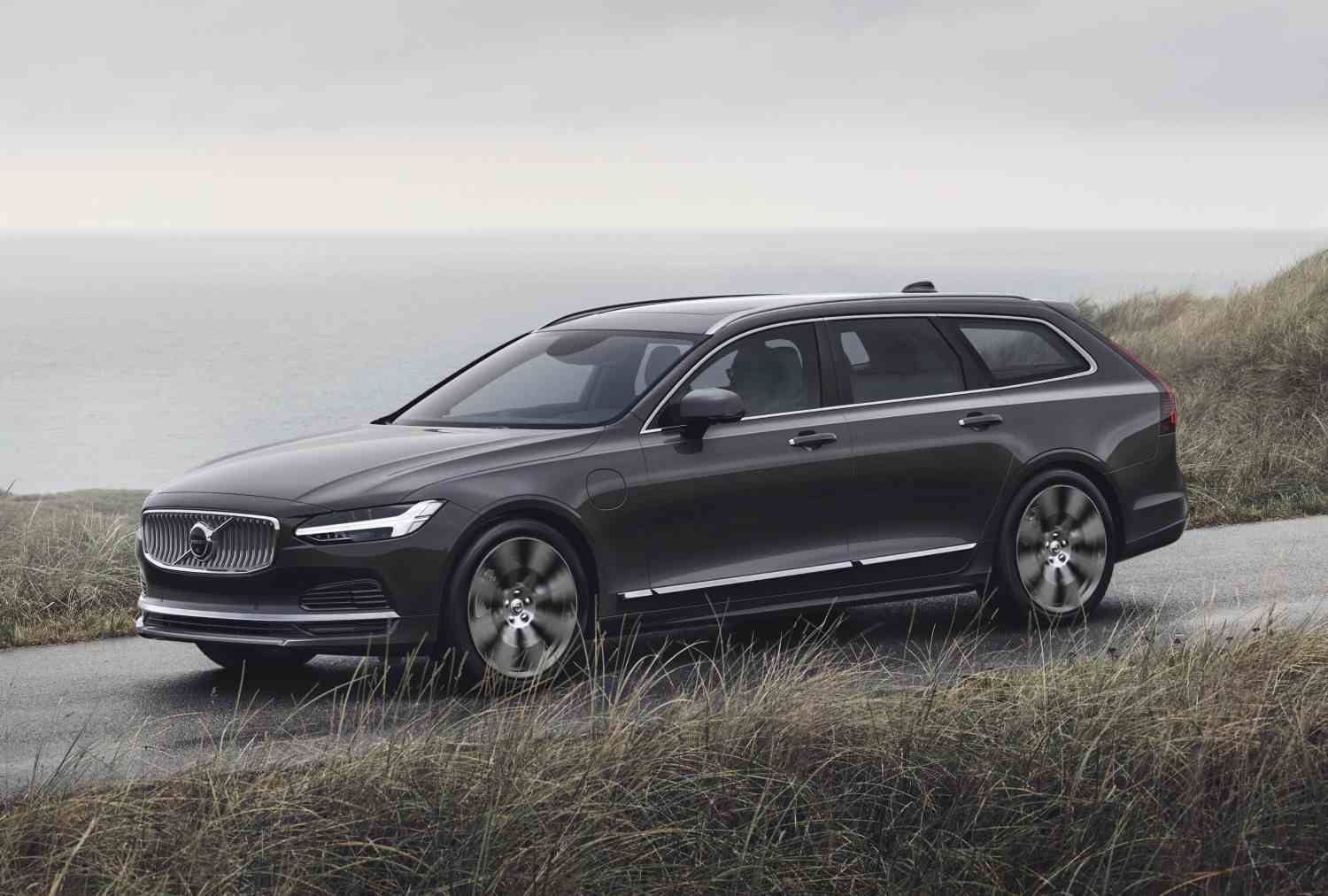 Volvo V90 + recharge B5 235 hk AWD aut. 20w40 -Cross country
