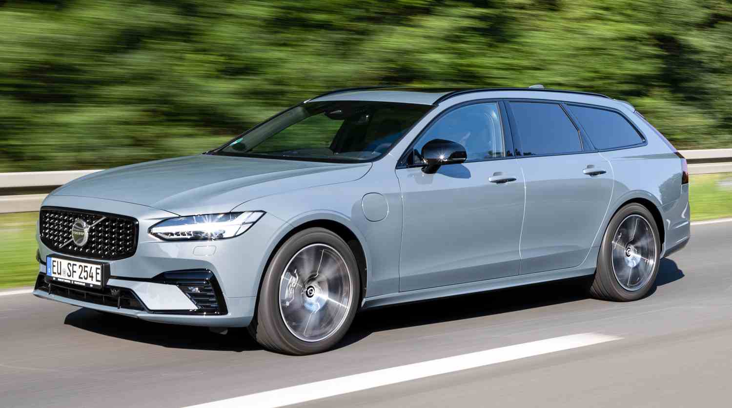 Volvo V90 + recharge B5 235 hk AWD aut. Cross Country Edition