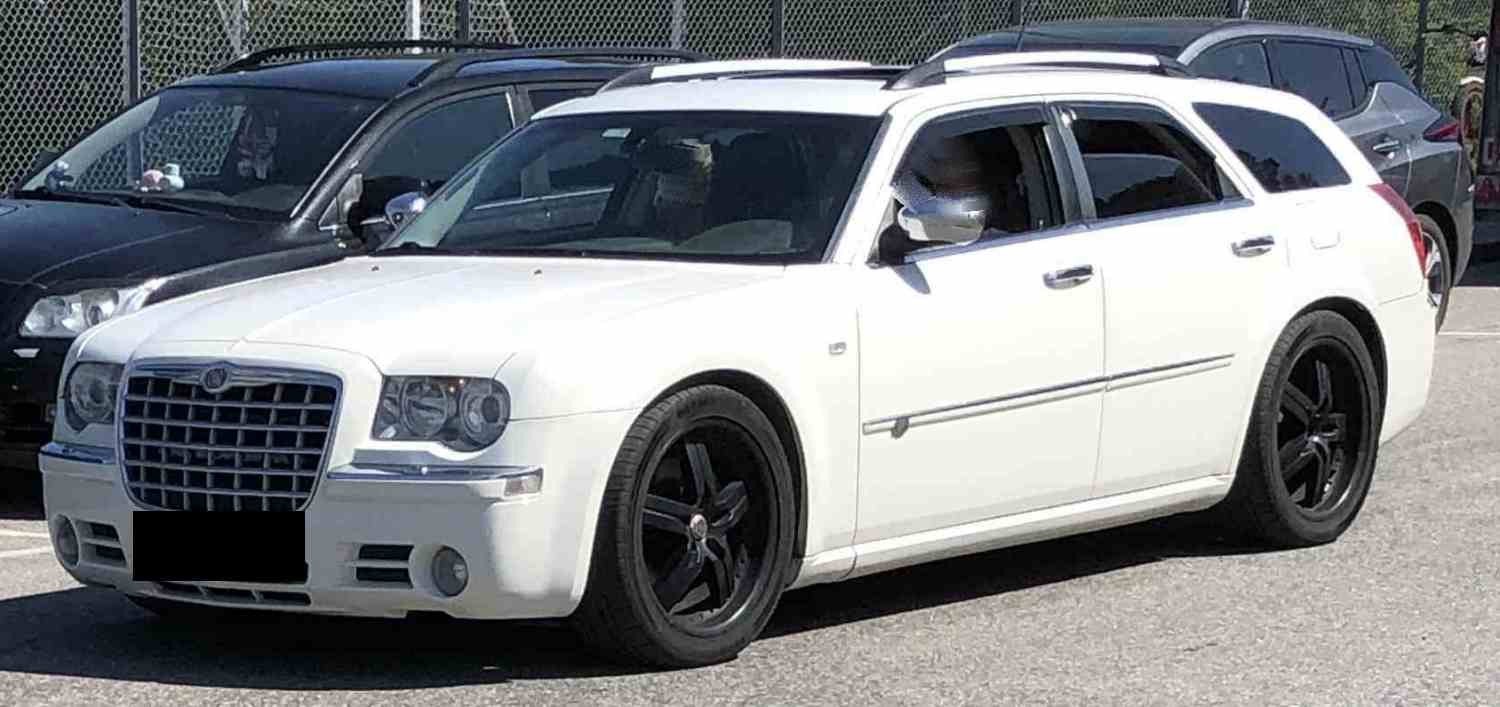 Chrysler 300 300C Touring 3.0 V6 CRD Automatic, 218hp