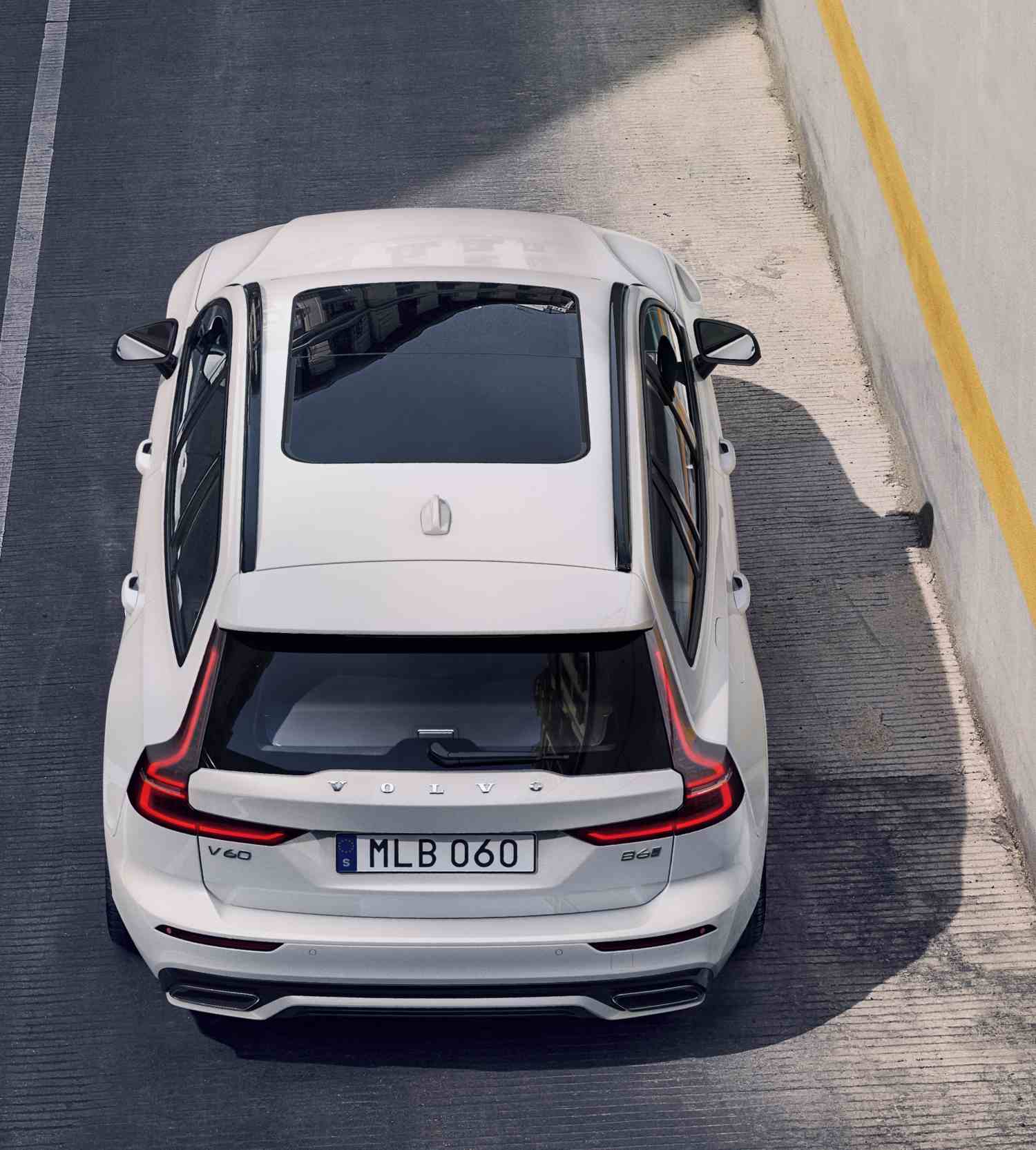Volvo V60 + recharge T6 (253+87) 340 hk R-design