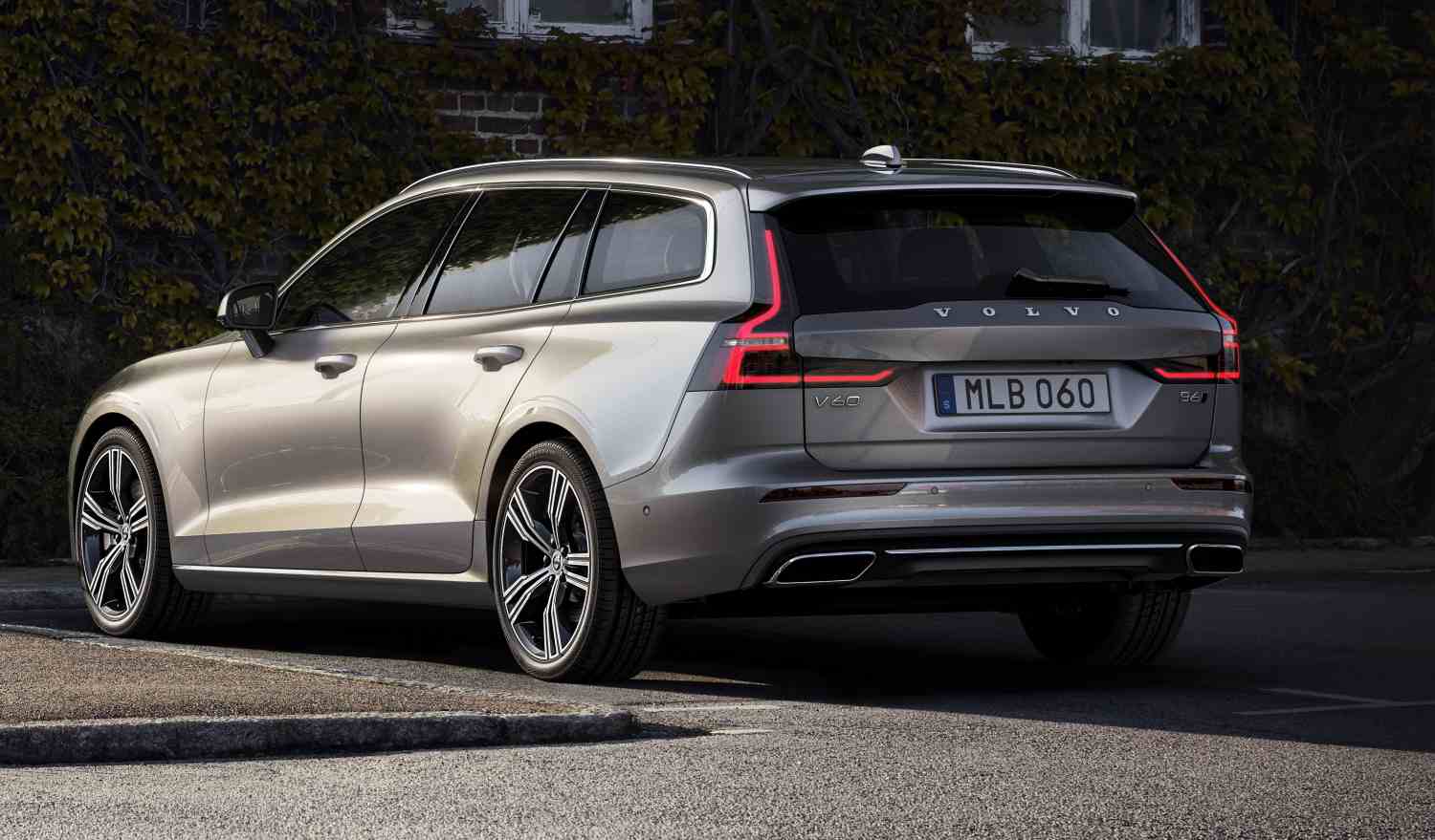 Volvo V60 + recharge T8 (318+87) 405 hk Polestar Engineered