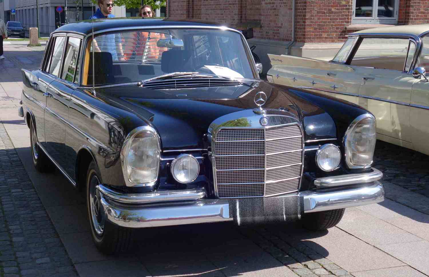 Mercedes-Benz W111 230 S Manuel, 120hk,