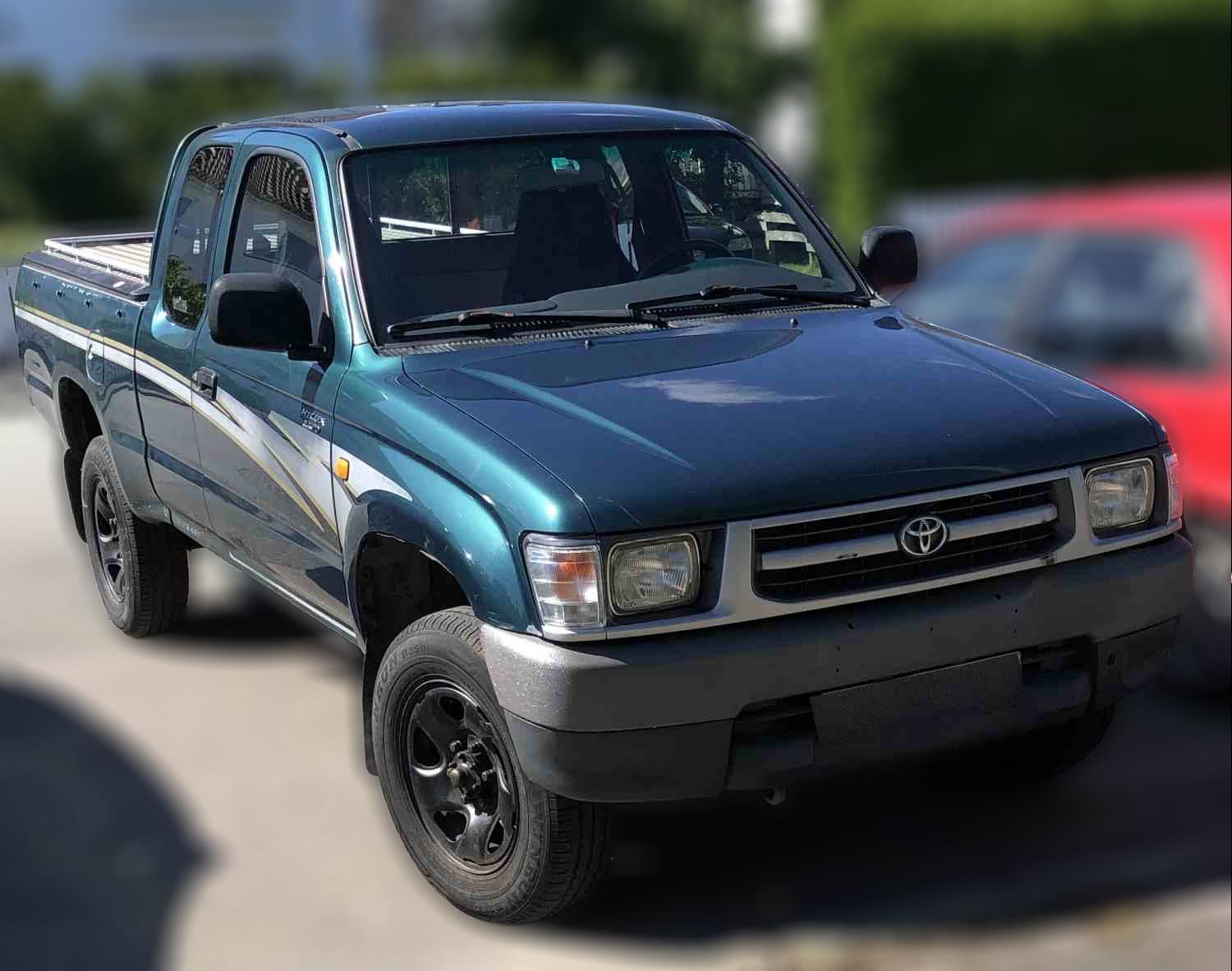 Toyota Hilux X-cab Hilux 2,4 90hk X-Cab 4WD SR5