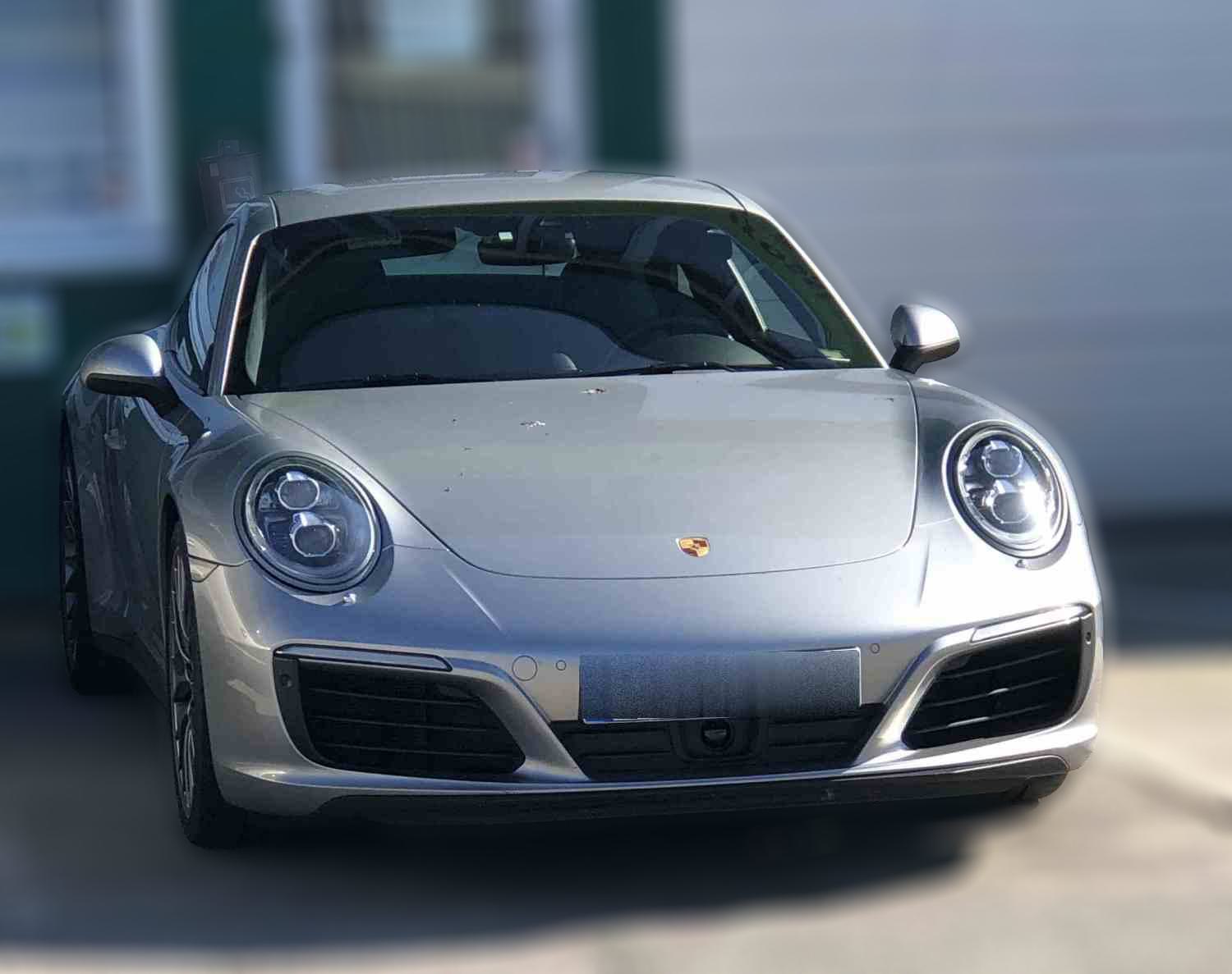 Porsche 911 Carrera 4 S   420hk
