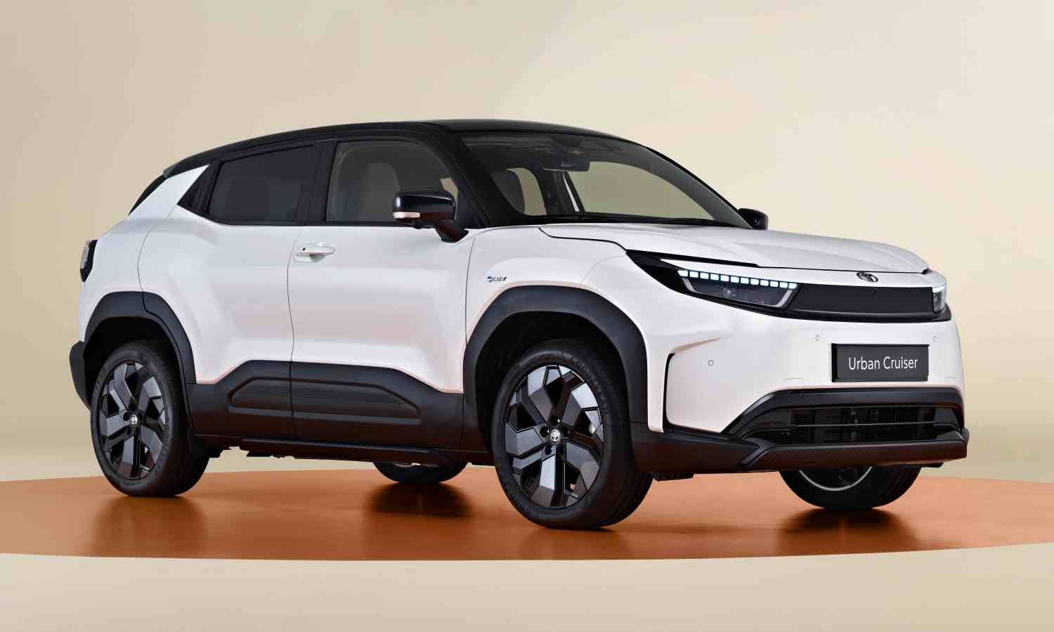 Toyota Urban-Cruiser Elektrisk 4WD 61 kwh Active